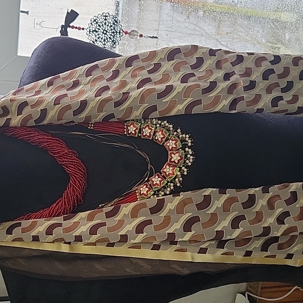 Gorgeous NWT John Lewis Silk Scarf - Picture 3 of 14